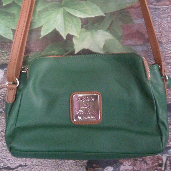 Made In Italy Leather Triple Zip Compartments Crossbody - Picture 1 of 8